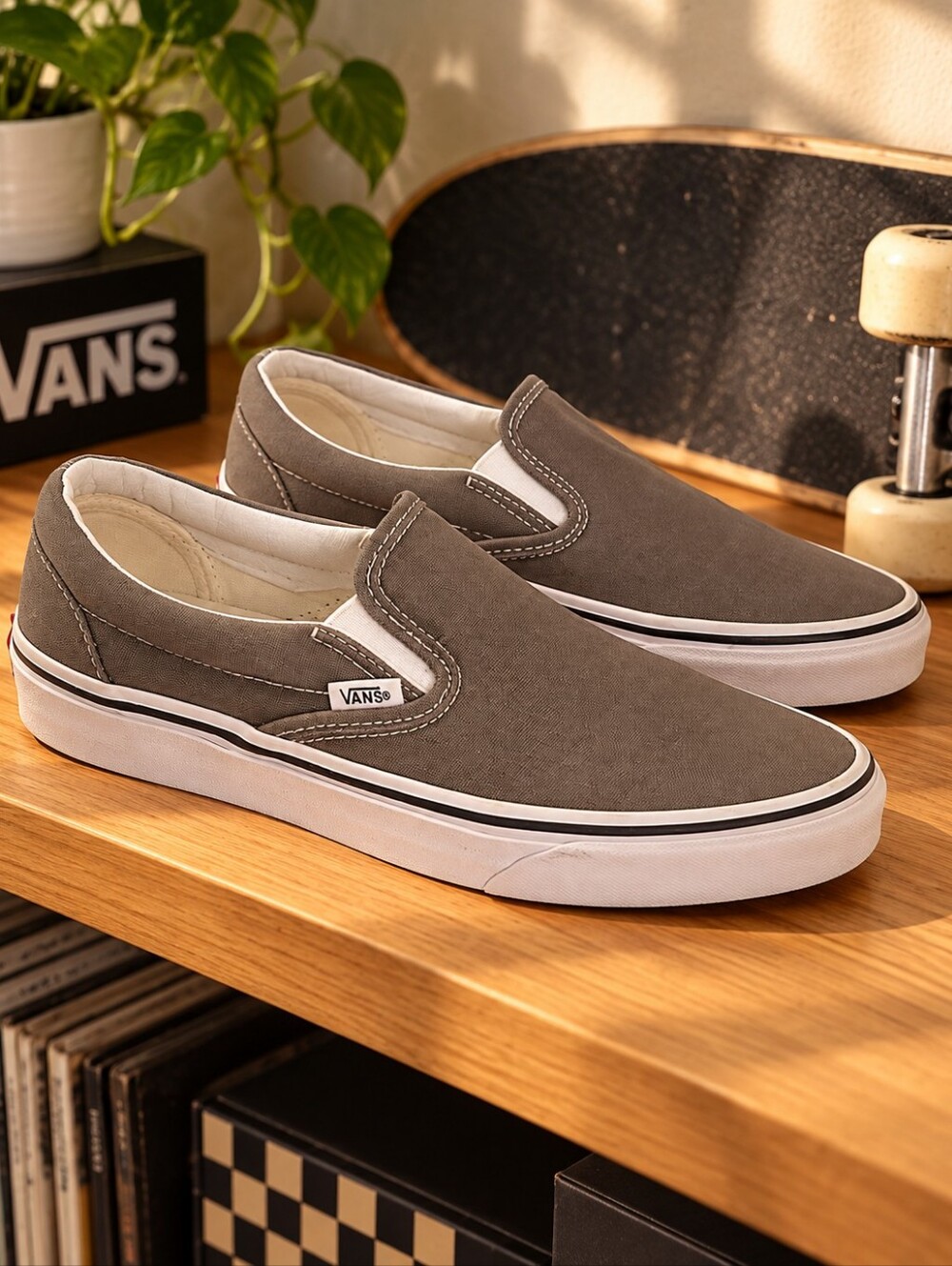 Vans Classic Slip On Gray Canvas Sneakers Men’s 7.5 Women’s 9 Unisex EU 40